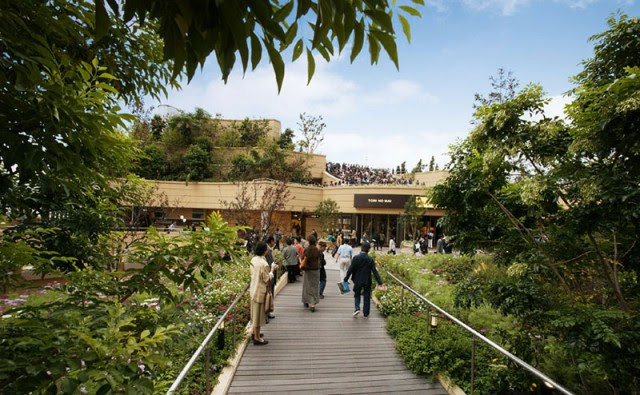 Namba Parks 06