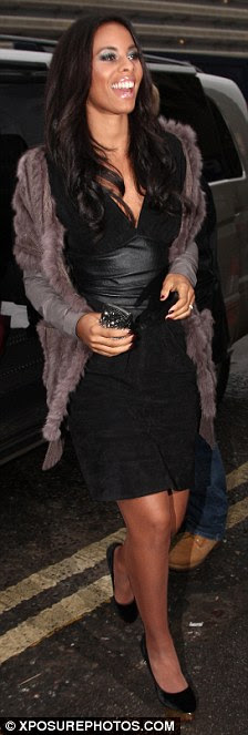 http://i.dailymail.co.uk/i/pix/2011/11/14/article-0-0ECB23EC00000578-599_224x663.jpg