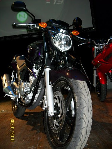 clique para ampliar Yamaha YS250 Fazer 2011