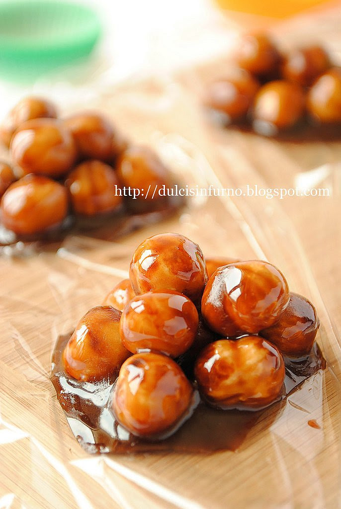 Pasticcini Croccanti con
Nocciole e Nutella-Crunchy Pastries with Hazelnuts and Nutella