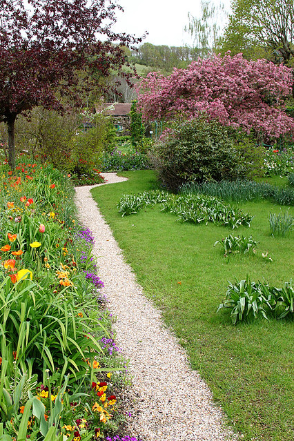 Meandering path through the gardens at Maison et Jardins de Monet, Giverny