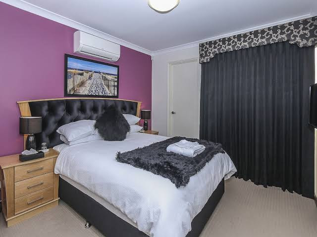 Reviews of Rose Hotel Clarkson in Perth - Hotel