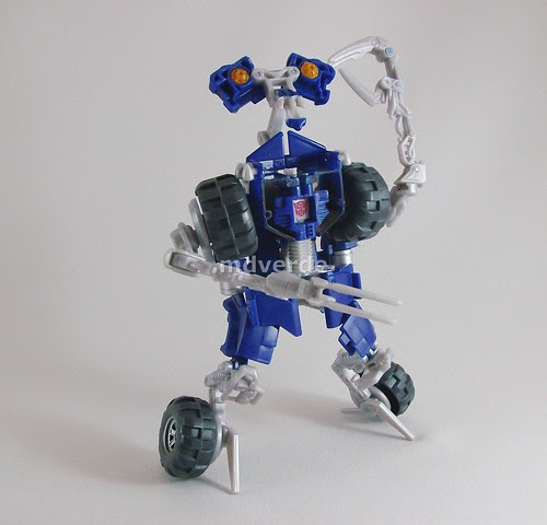 Transformers Autobot Wheelie RotF Deluxe - modo robot
