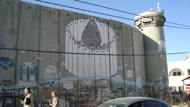 Walled In for Christmas - Israeli Government's Security Wall from Bethlehem side in the occupied West Bank - 16 Dec. 2010 - Photo: Sherry Ann
