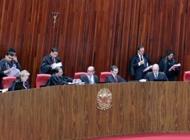 TSE cassa tempo de partidos na TV por não incentivar participação feminina na política