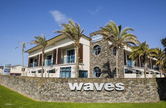 Waves Motel