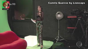 Camila Queiroz sensual na novela Verão 90