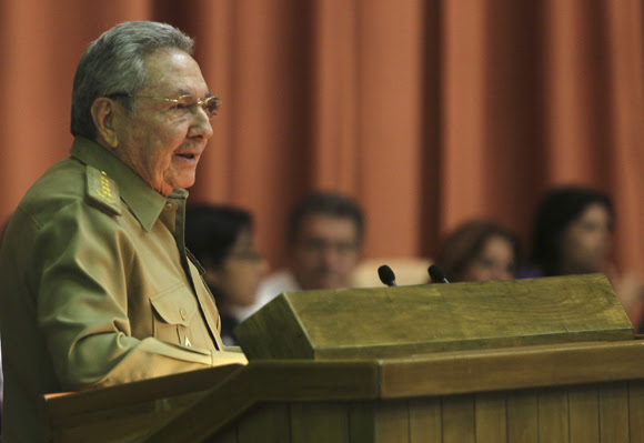 Clausura Raúl Castro, presidente de Cuba, sesión plenaria del parlamento cubano.  Foto: Ladyrene Pérez/cubadebate.