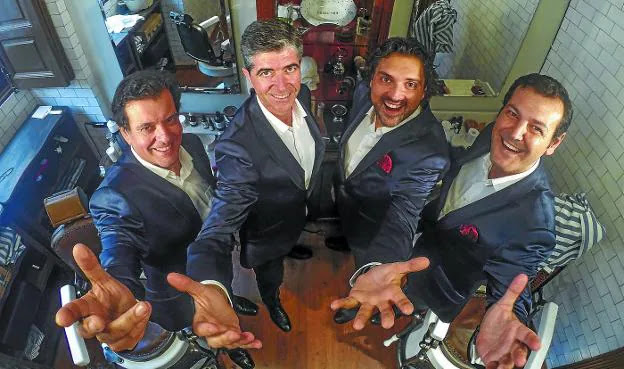 Ángel Rodríguez, Ricardo Leal, Jerónimo Marín e Isidro Anaya, componentes del cuarteto Aftershave, que actúa mañana en el Amaia./