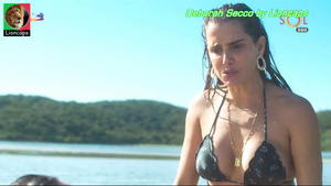 Deborah Secco sensual em biquini na novela Segundo Sol
