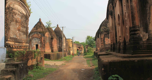 চিরস্মৃতির মন্দিরের গ্রাম মলুটি