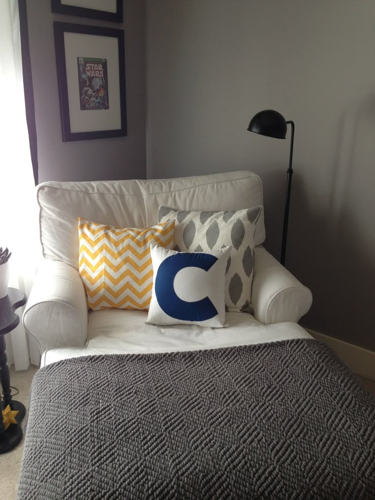Reading corner in my bedroom :) This looks so comfy!