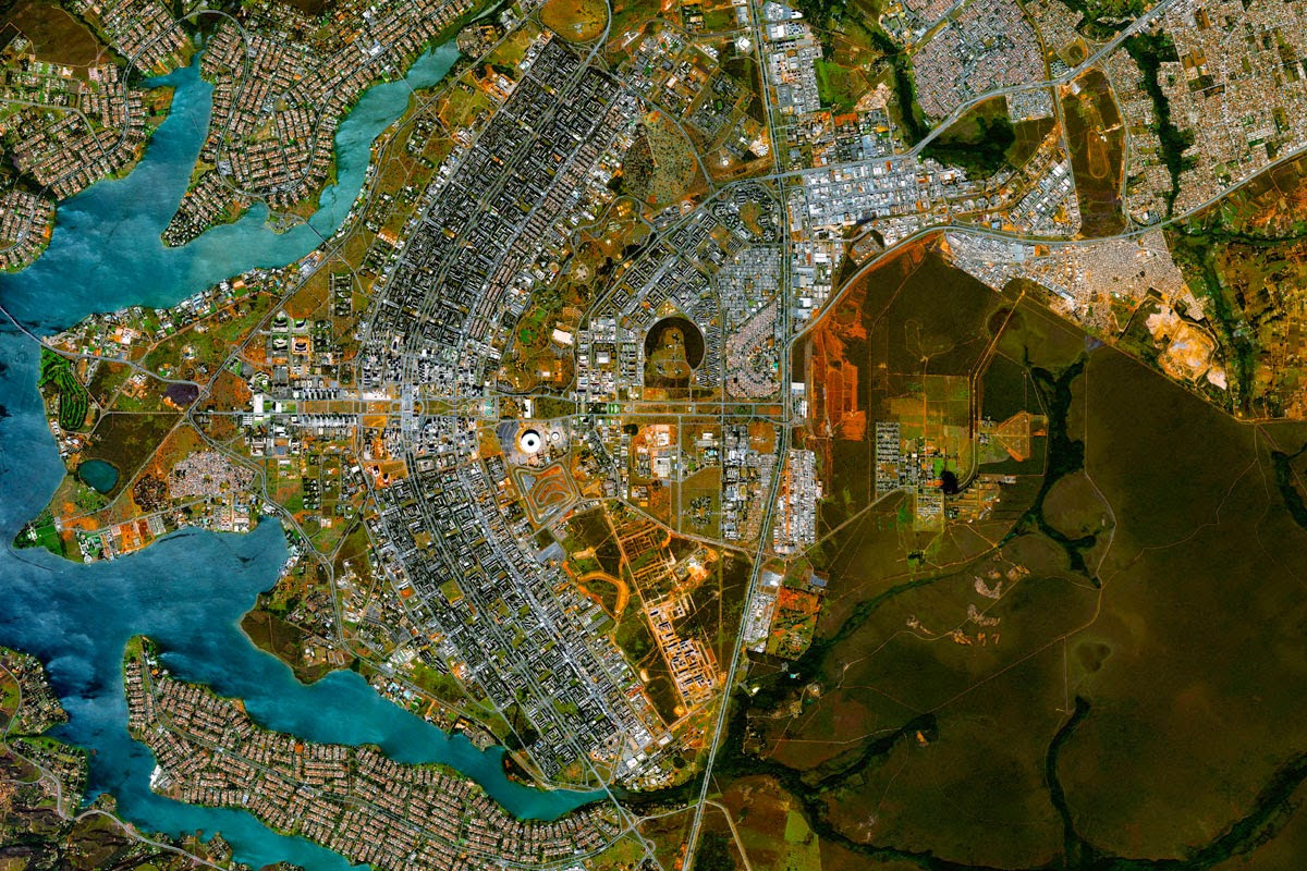 Dunia tampak berbeda kalau dilihat dari atas Foto-Foto Menakjubkan dari Satelit
