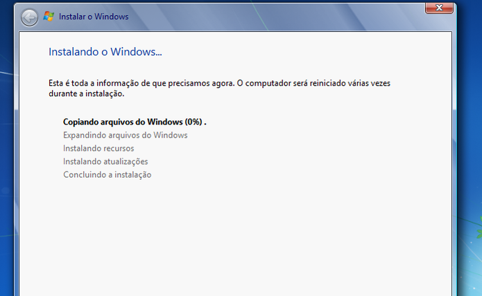 Iniciando a instalação do Windows 7 (Foto: Reprodução/Edivaldo Brito) (Foto: Iniciando a instalação do Windows 7 (Foto: Reprodução/Edivaldo Brito))