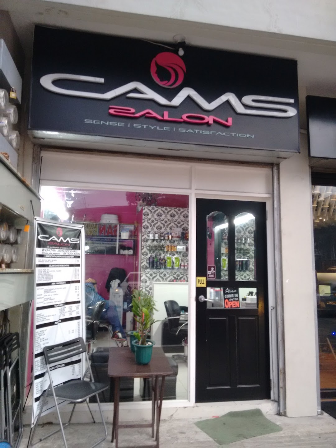 Cams Salon