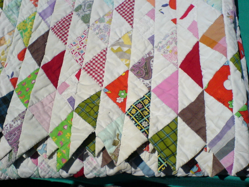 File:Quilt with triangle pattern.jpg