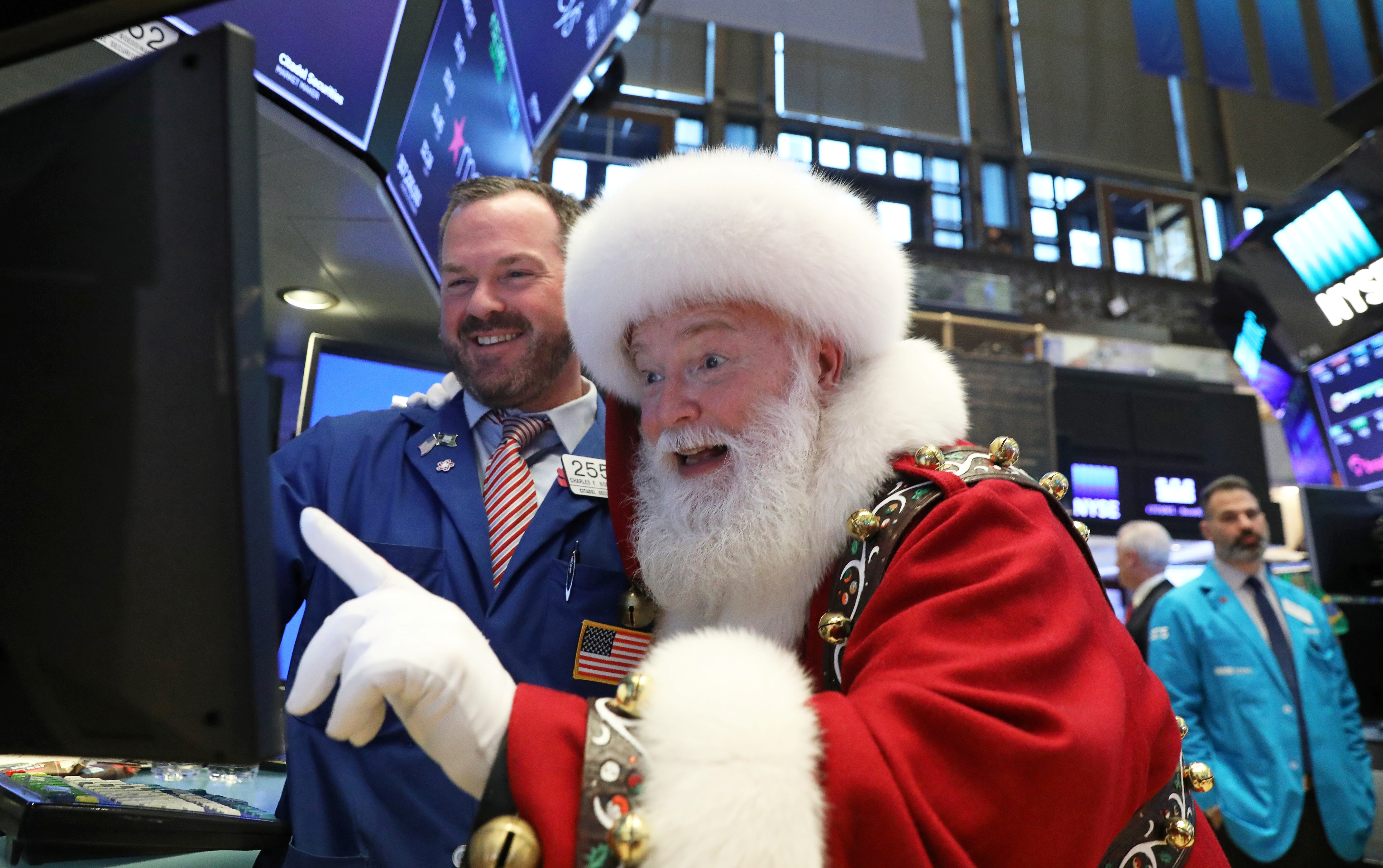 History shows holiday trading favors the bulls: Morning Brief