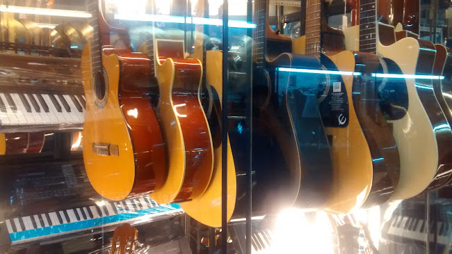 Zegarra - Tienda de instrumentos musicales