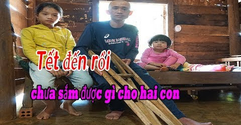 Trao quà Việt kiều cho người đàn ông liệt chân, vợ bỏ đi phải bán vé số nuôi hai con nhỏ