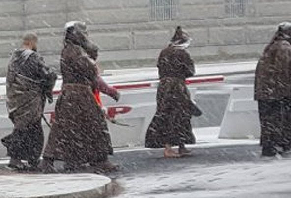 Barefoot monks (front) march in 2016 March for Life (Photo: Twitter/Jeannette Niezgodski)