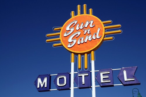 sun 'n sand motel sign