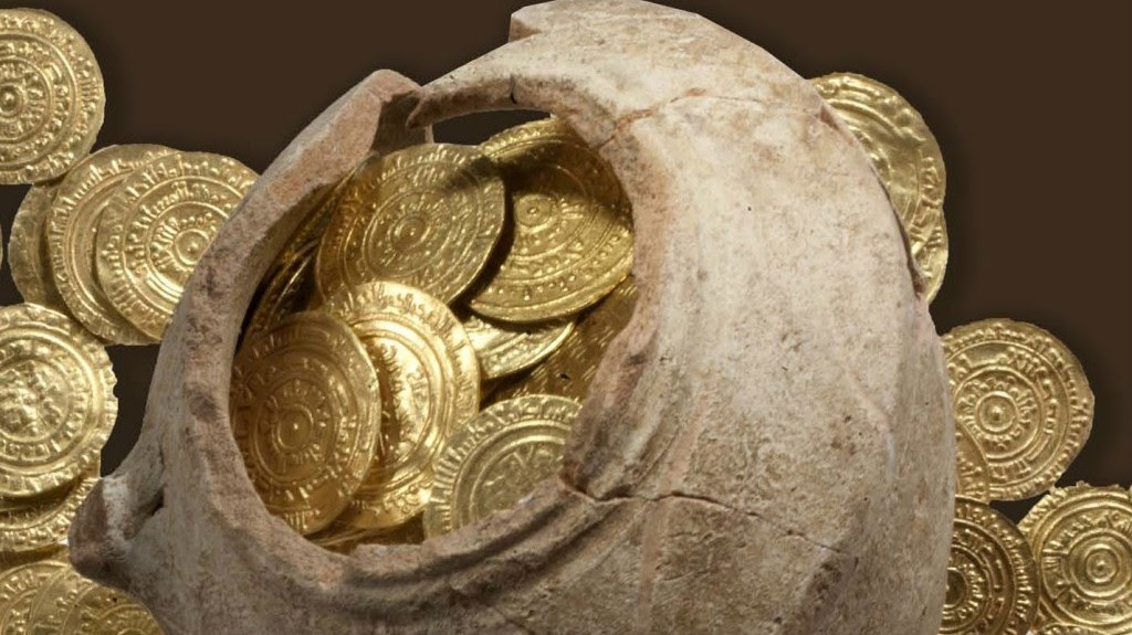 Деньги древних времен. Золотые монеты древности. Древние деньги. Древнее золото. Первые золотые монеты.