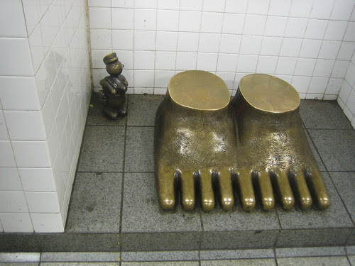 Sculpture by Tom Otterness, New York Subway 10 September 2010 _7795