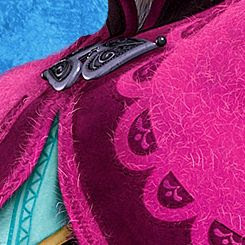Anna's winter cloak details