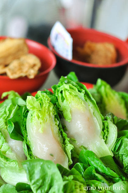 Green vegetables stuffed with fish paste
