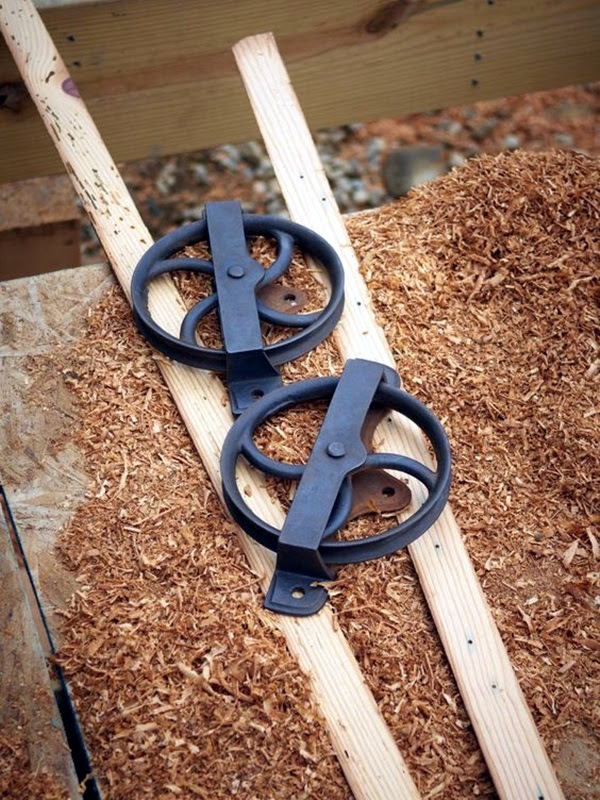 Utterly Beautiful Rusted Metal Art Works (37)