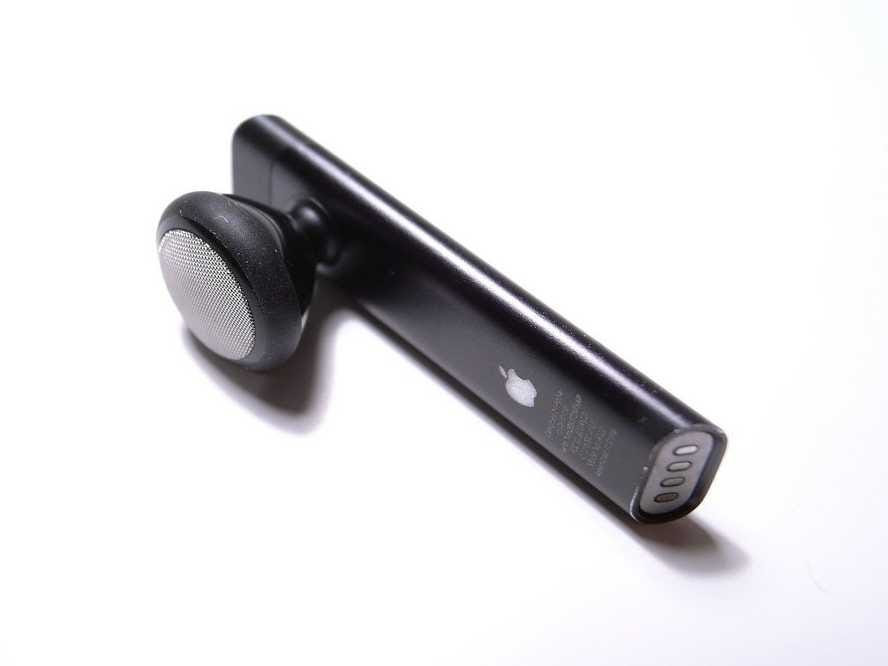 Apple released a sleek-looking Bluetooth headset in 2007 alongside the first-gen iPhone. They killed it in 2009, however, after disappointing sales, and have been selling third-party headsets at the Apple store since then.