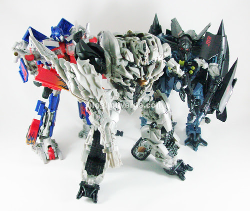 Transformers Megatron RotF Leader vs Optimus vs Jetfire - modo robot