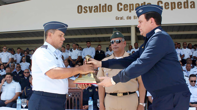 Ministro de Defensa posesiona nuevo Comandante General de la Fuerza Au00e9rea de Repu00fablica Dominicana
