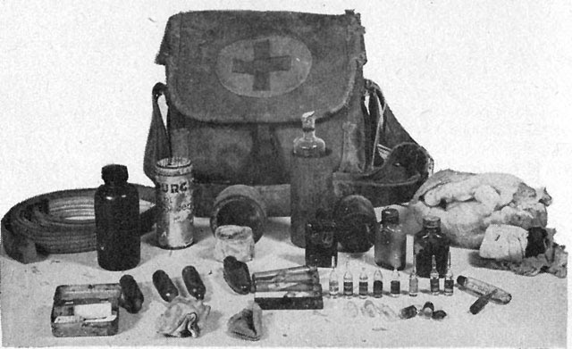 File:Japanese World War II first aid kit.jpg