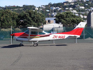Cessna TR182