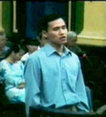 Nguyễn Tiến Trung tại phiên xử ngày 20-01-2010. RFA Photo from YouTube.