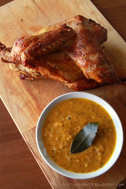 Pollo arrosto con salsa asprigna alle verdure semplici