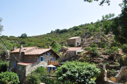 Lodge Le Moulin de Trédos : Location insolite & caractère dans le Minervois, Languedoc Roussillon (PACA) Vélieux