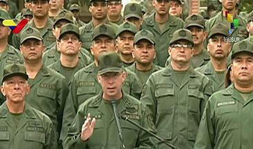 Militares de vÃ¡rias regiÃµes da Venezuela manifestam apoio a Maduro 