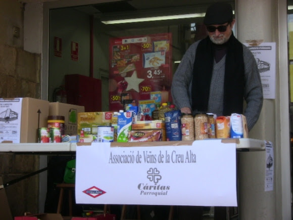 Punt de recaptació d'aliments a la Creu Alta / TITULARS.CAT Imatge