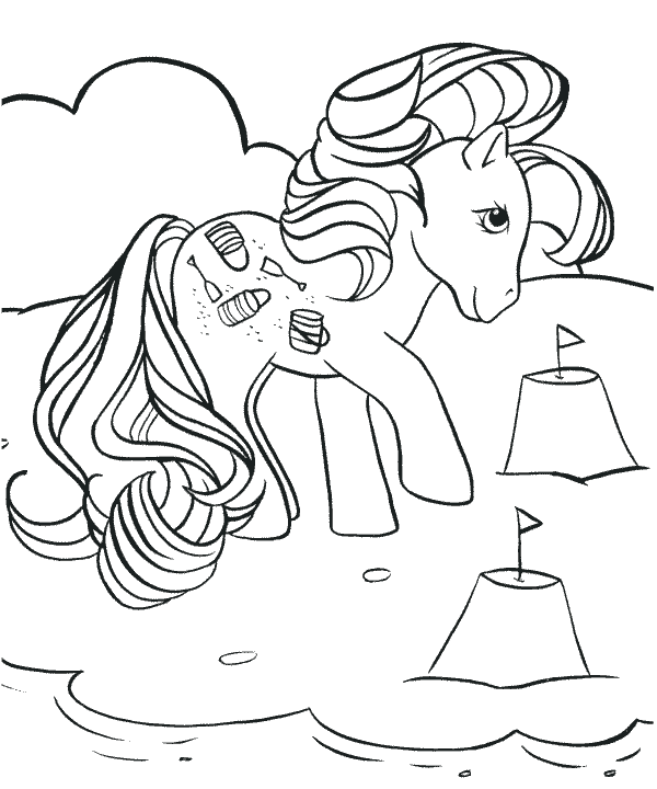 My Little Pony coloring in free at the beach wih sand castles.