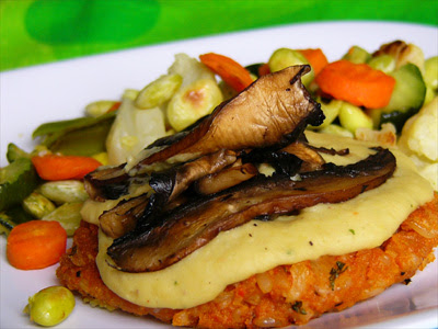 Rice patty with white bean sauce and mushrooms