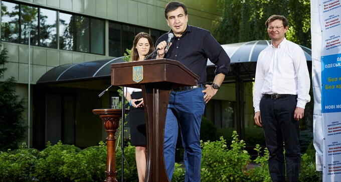 saakashvili_poobeschal_odessitam_rastamojku_gruzov_za_15_minut_5585