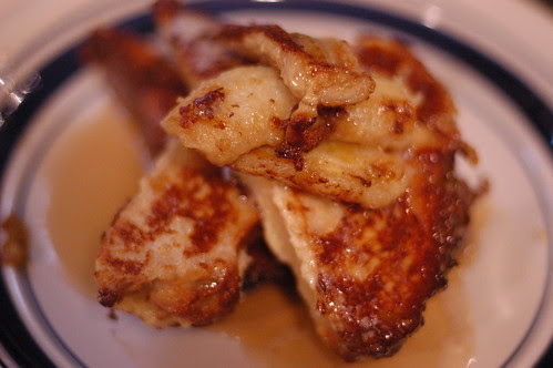 French toast with sauteed bananas