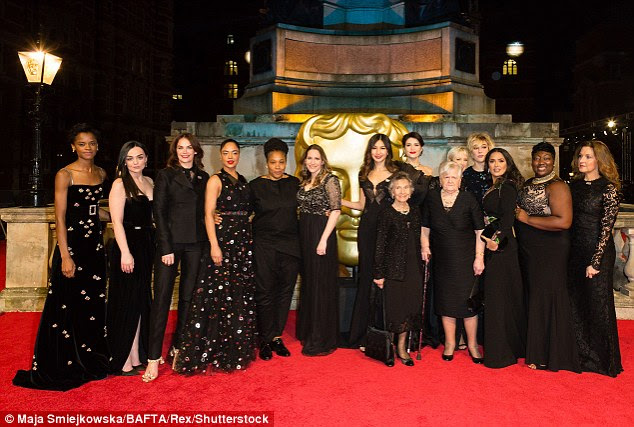 Acabou o tempo! A campanha do movimento contra o sexismo e a desigualdade apoiados por Gemma Arterton, Greta Gerwig, Salma Hayek e Barbara Broccoli