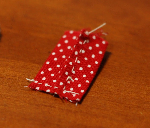 How to make a button pouch with two pockets 23