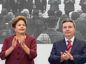 Dilma participa de inauguração de fábrica, em Itajubá (MG), ao lado do governador Antônio Anastasia (Foto: Roberto Stuckert Filho/PR)
