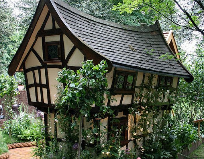 Arvind's: Fairy Tales Houses in Real World