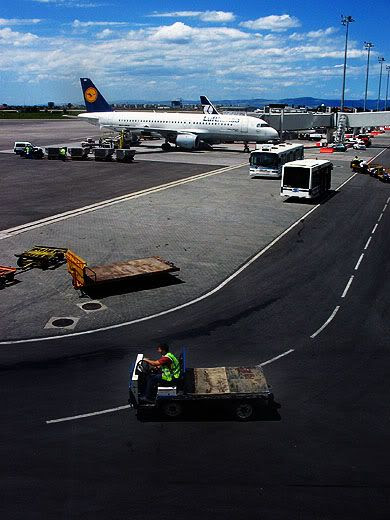 avião no aeroporto de Sófia