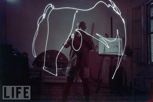 picasso-drawing-with-light-1